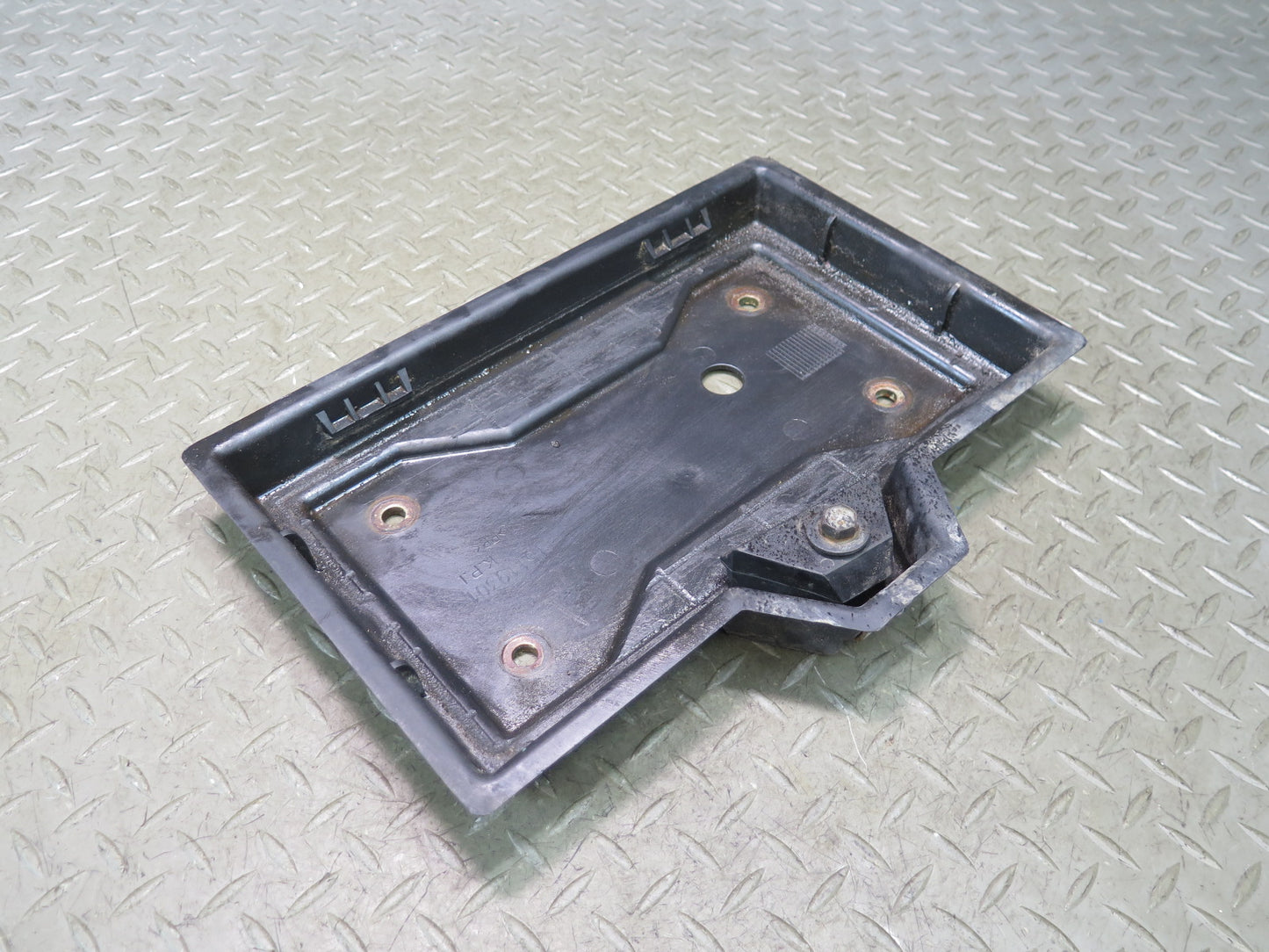 2003-2007 Hummer H2 Battery Tray Bracket Support 15119301