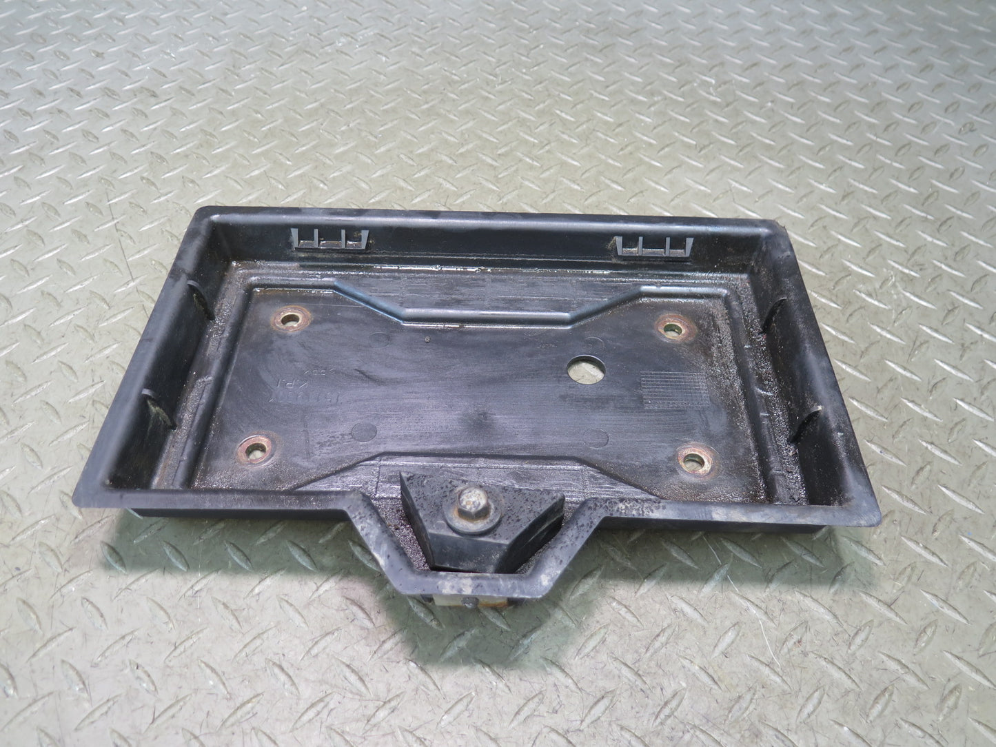 2003-2007 Hummer H2 Battery Tray Bracket Support 15119301