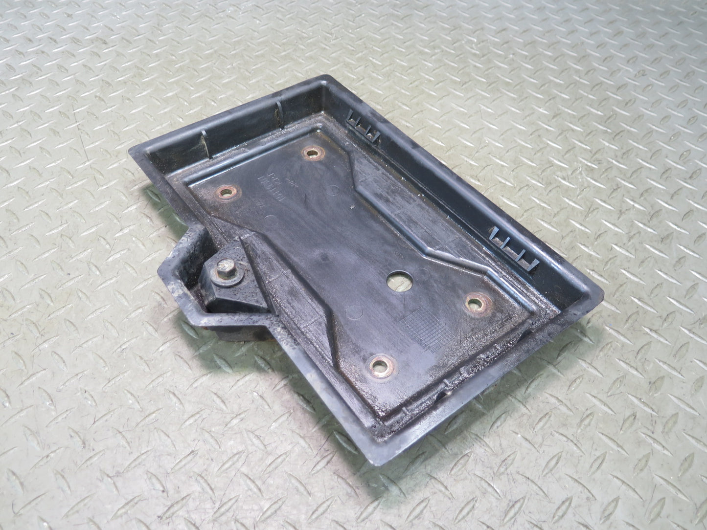 2003-2007 Hummer H2 Battery Tray Bracket Support 15119301