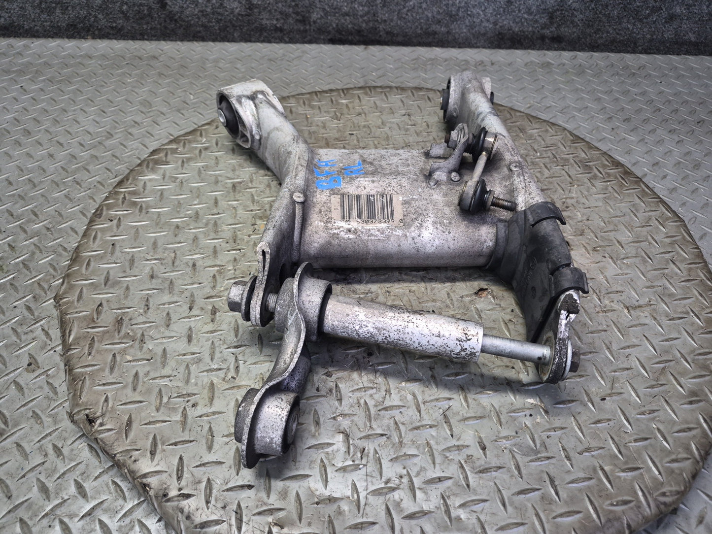 97-03 BMW E39 540i RWD Sedan Rear Left Lower Control Arm w Integral Link OEM