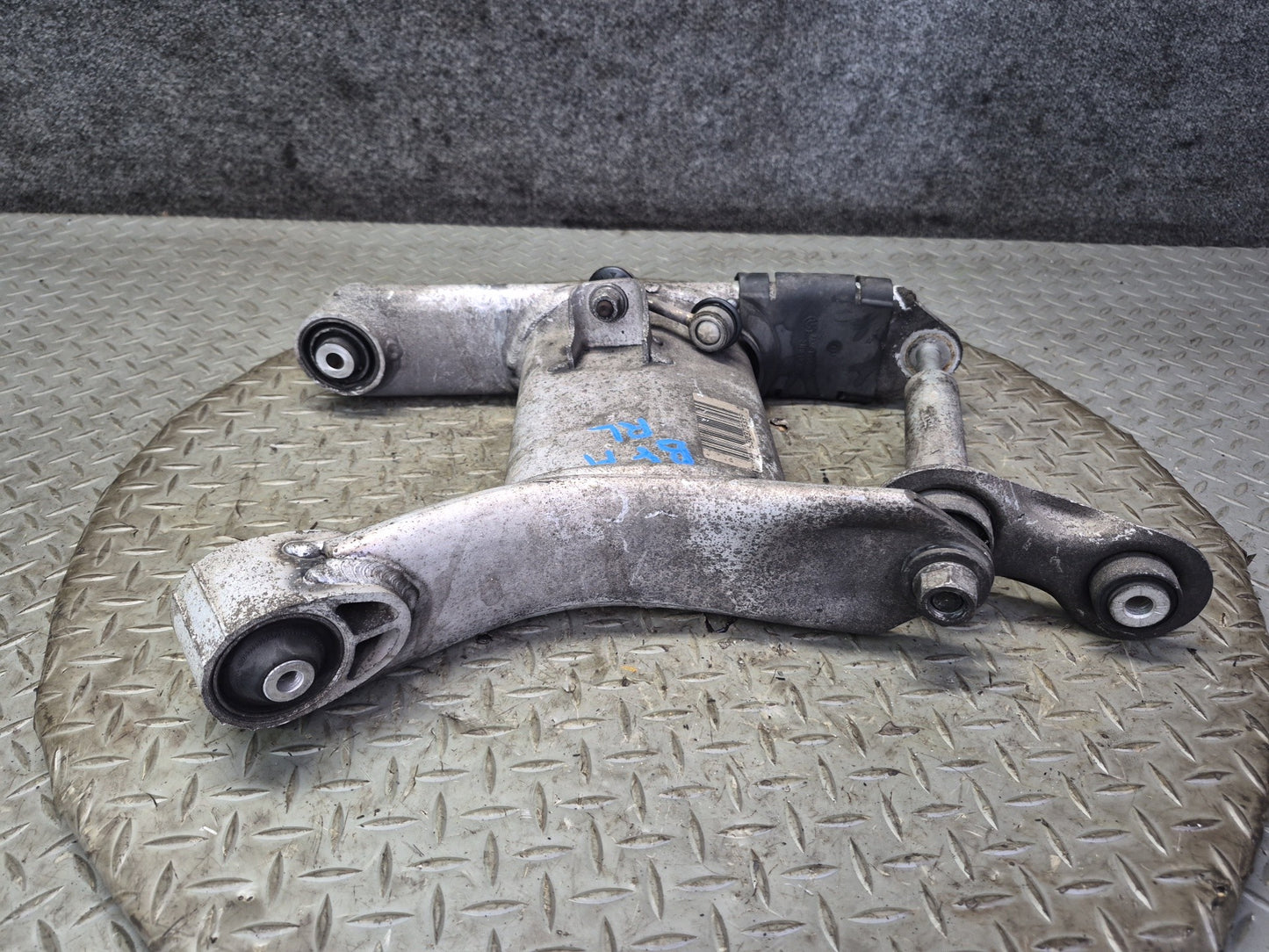 97-03 BMW E39 540i RWD Sedan Rear Left Lower Control Arm w Integral Link OEM