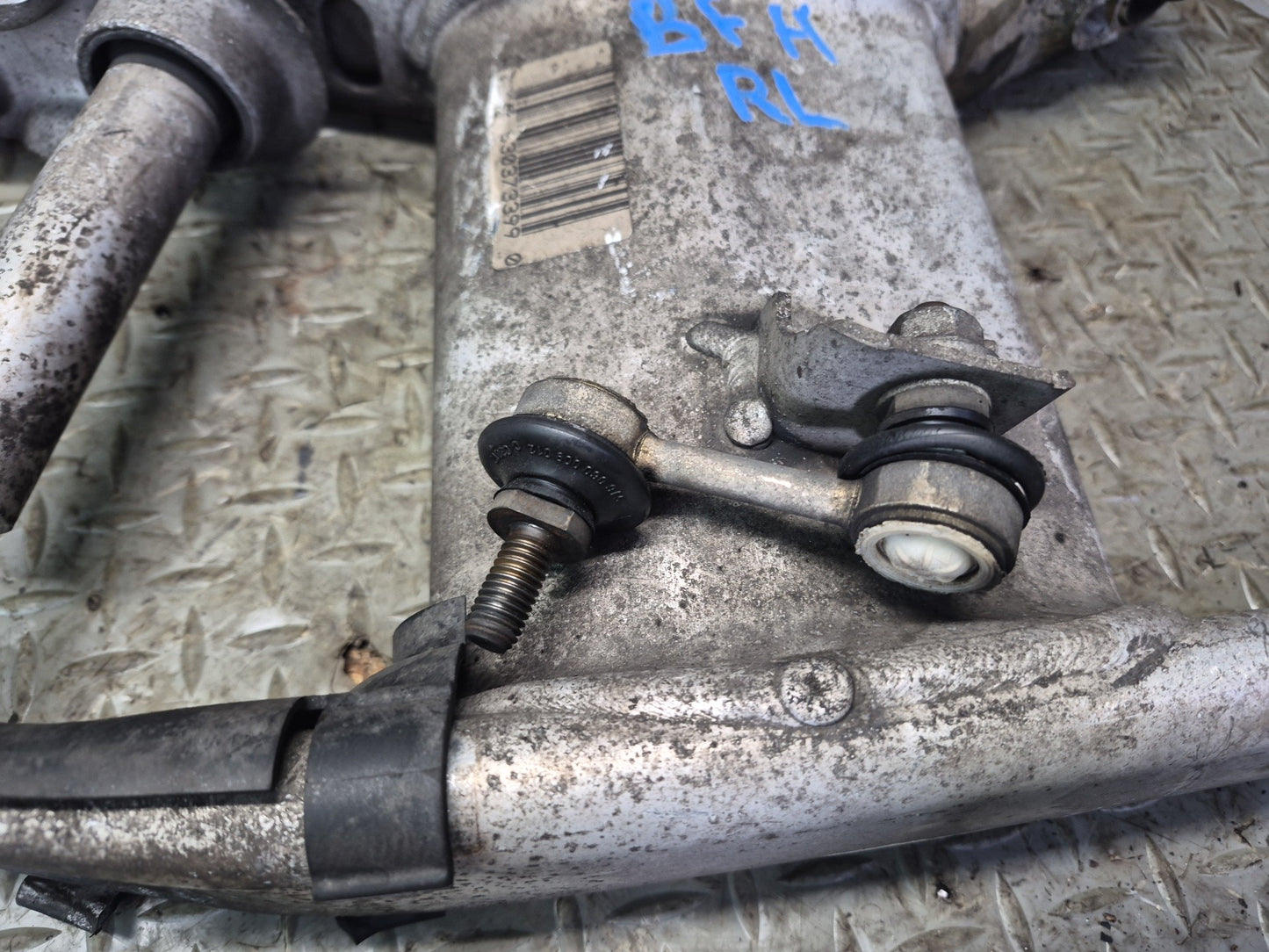 97-03 BMW E39 540i RWD Sedan Rear Left Lower Control Arm w Integral Link OEM