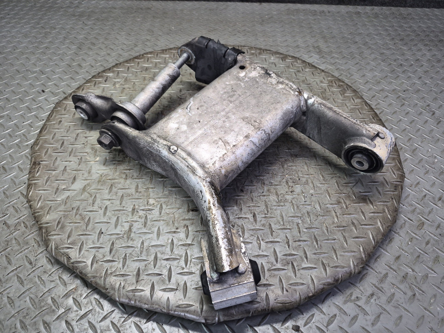 97-03 BMW E39 540i RWD Sedan Rear Left Lower Control Arm w Integral Link OEM