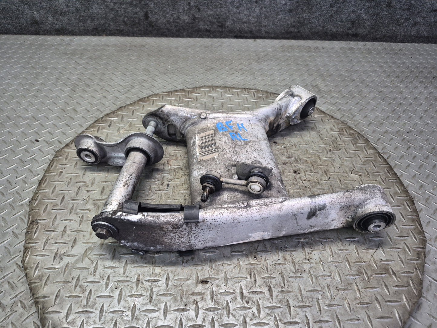 97-03 BMW E39 540i RWD Sedan Rear Left Lower Control Arm w Integral Link OEM