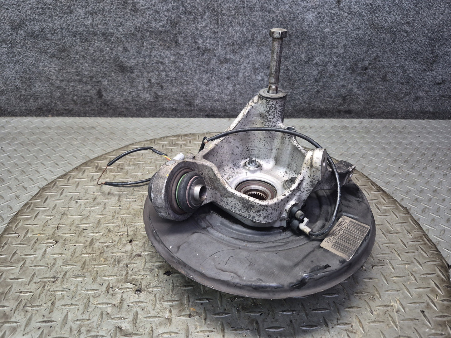 97-01 BMW E39 540i RWD Rear Left Spindle Knuckle Wheel Hub Bearing OEM