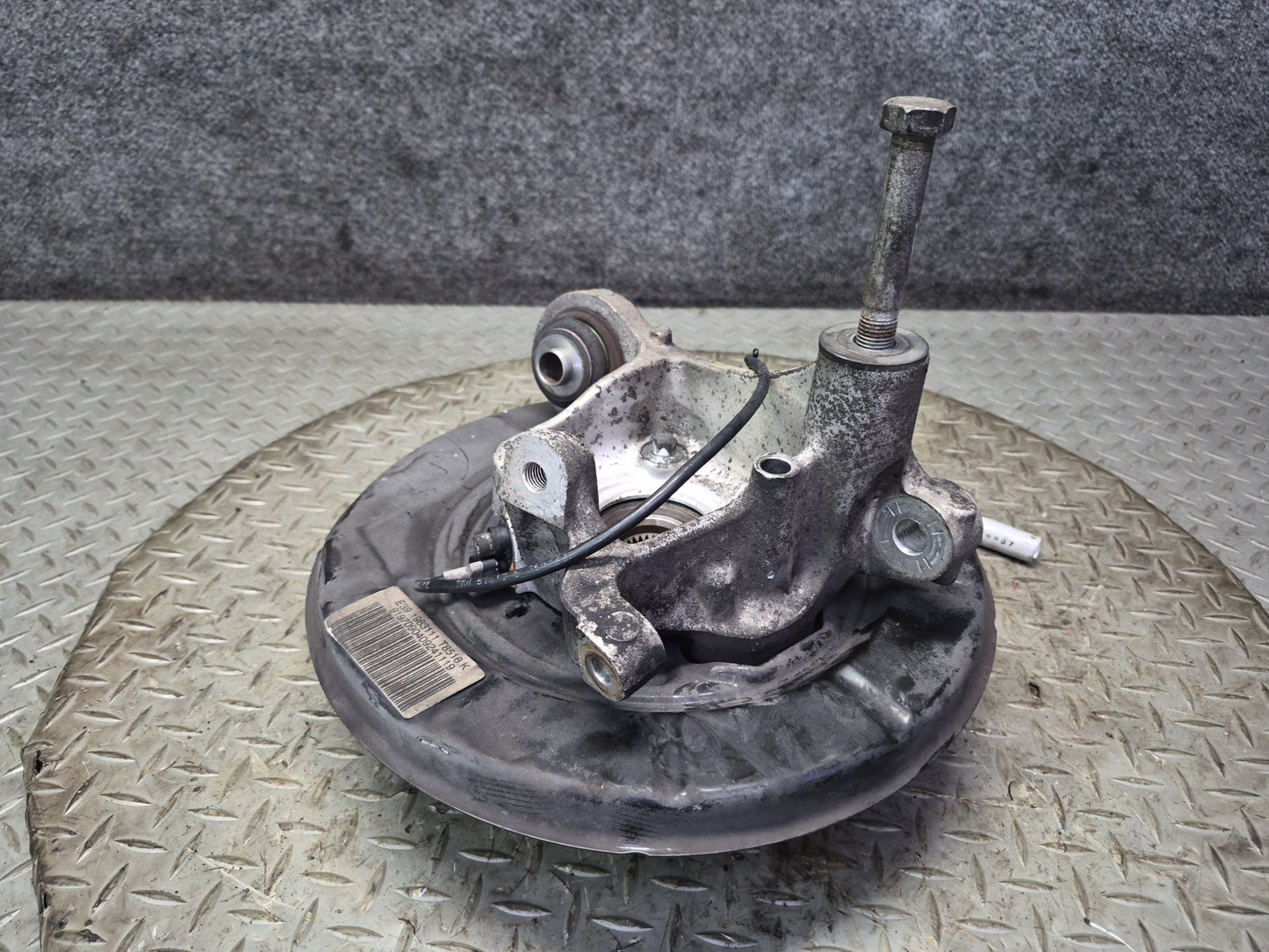 97-01 BMW E39 540i RWD Rear Left Spindle Knuckle Wheel Hub Bearing OEM
