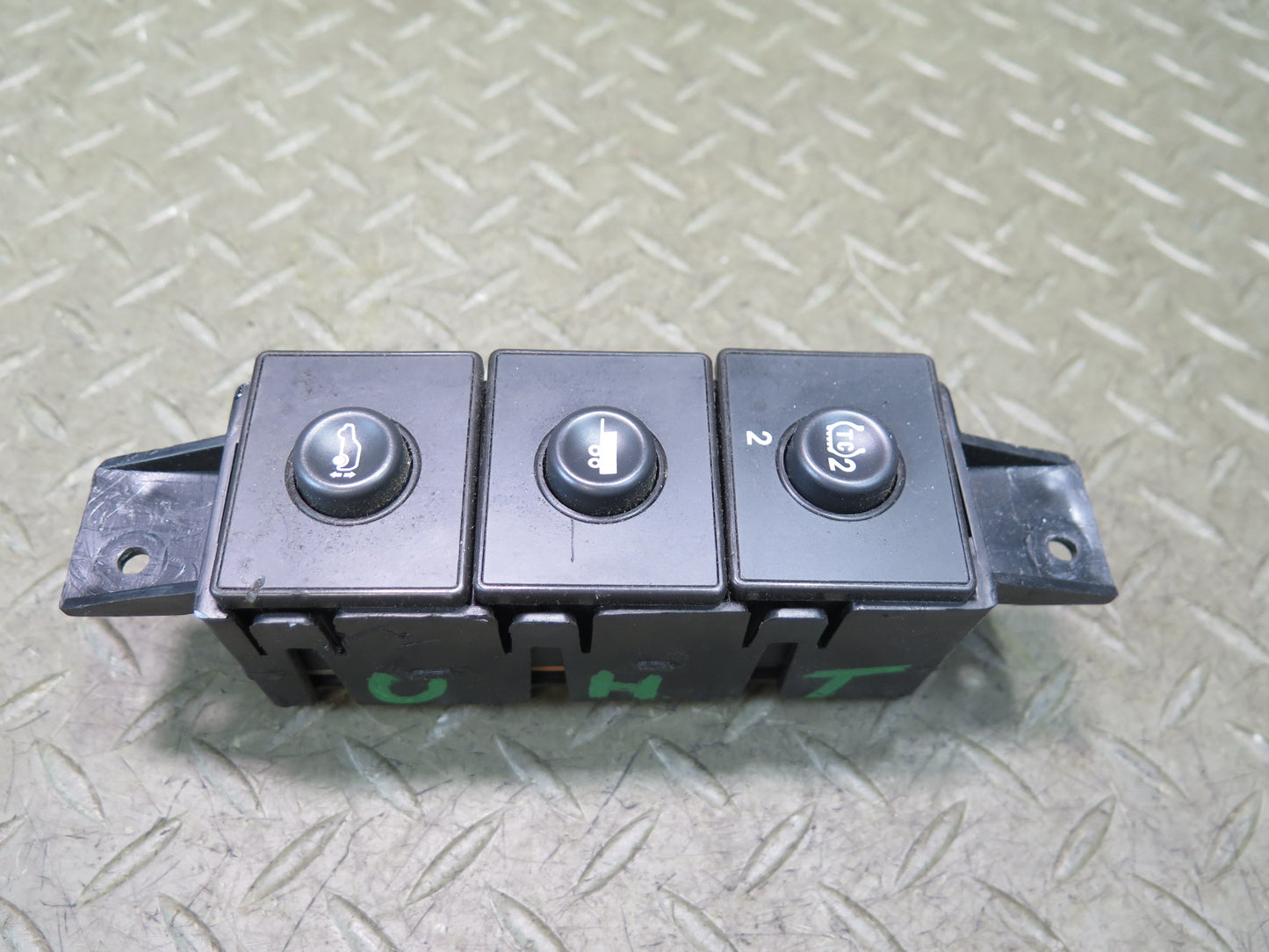2003-2007 Hummer H2 Dash Center Traction Control Height TOW Haul Switch 15192440