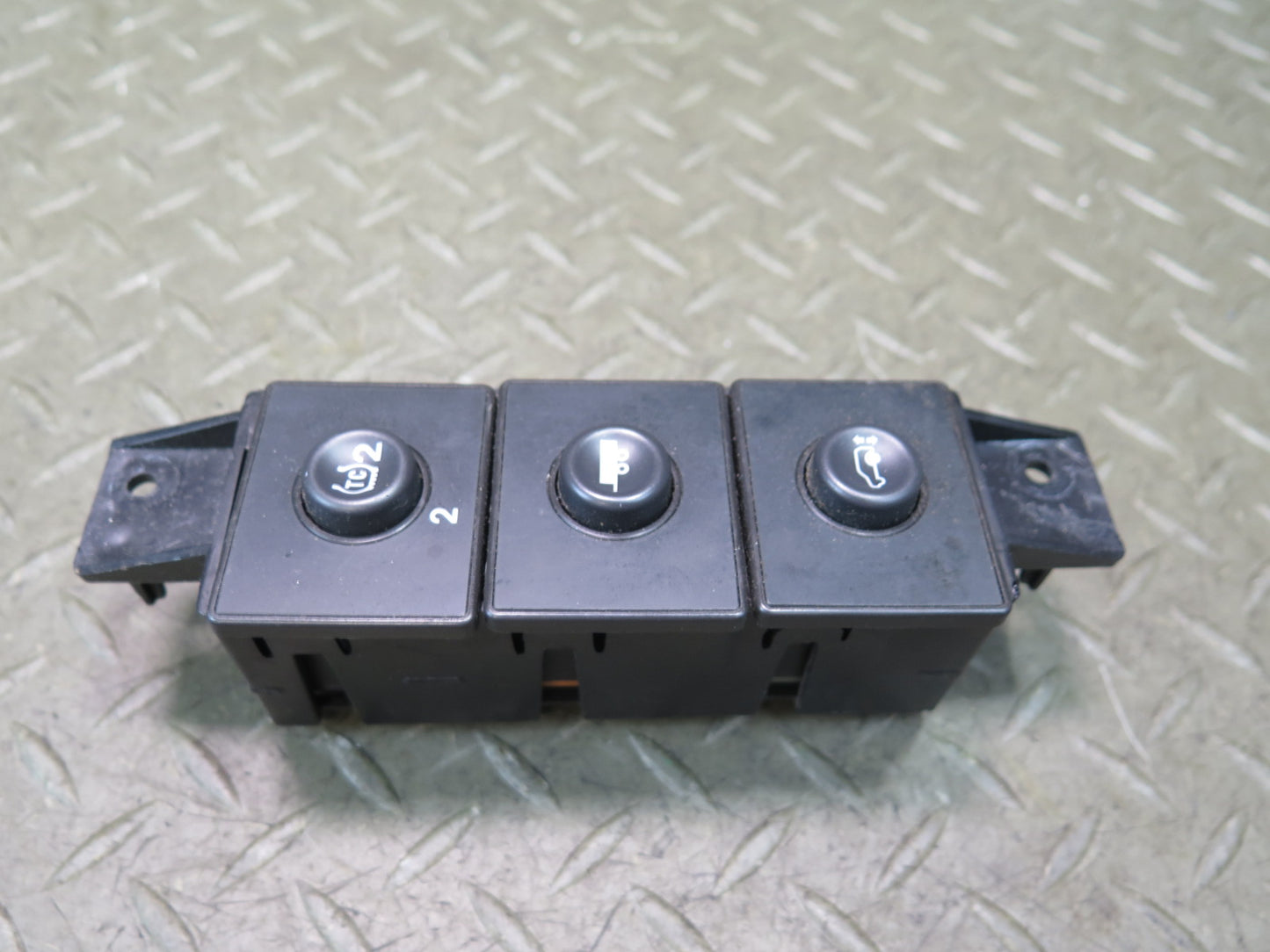 2003-2007 Hummer H2 Dash Center Traction Control Height TOW Haul Switch 15192440