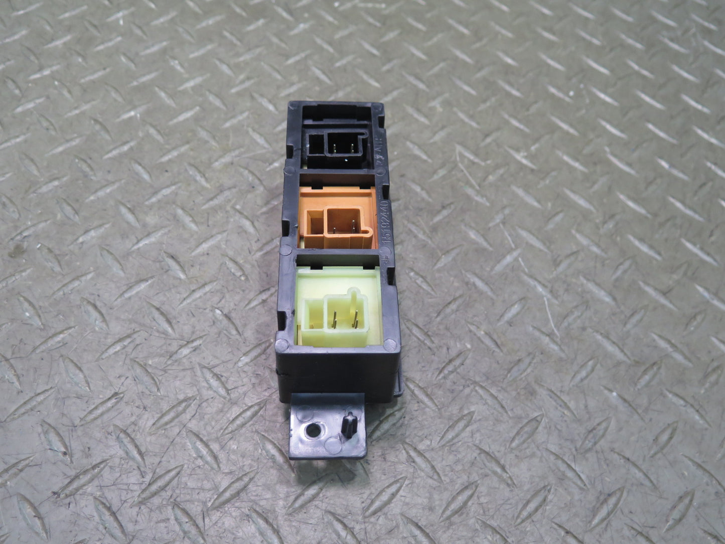2003-2007 Hummer H2 Dash Center Traction Control Height TOW Haul Switch 15192440