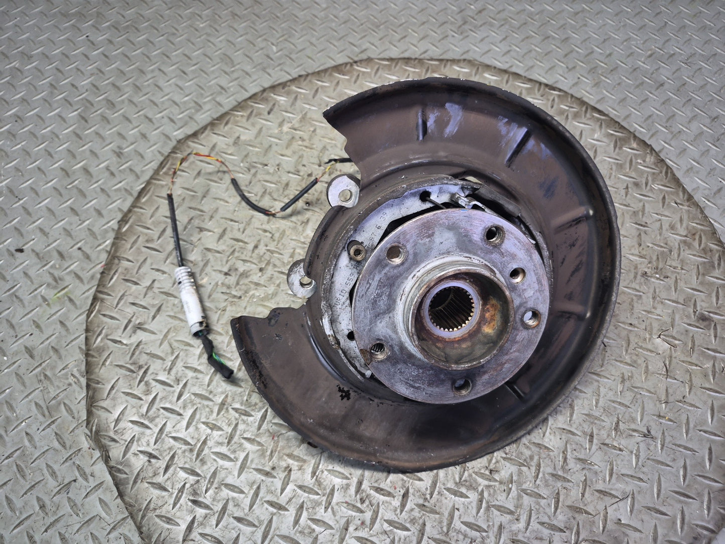97-01 BMW E39 540i RWD Rear Right Spindle Knuckle Wheel Hub Bearing OEM