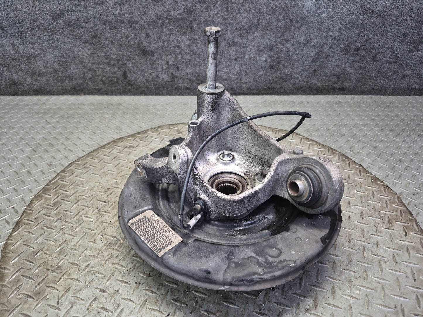97-01 BMW E39 540i RWD Rear Right Spindle Knuckle Wheel Hub Bearing OEM