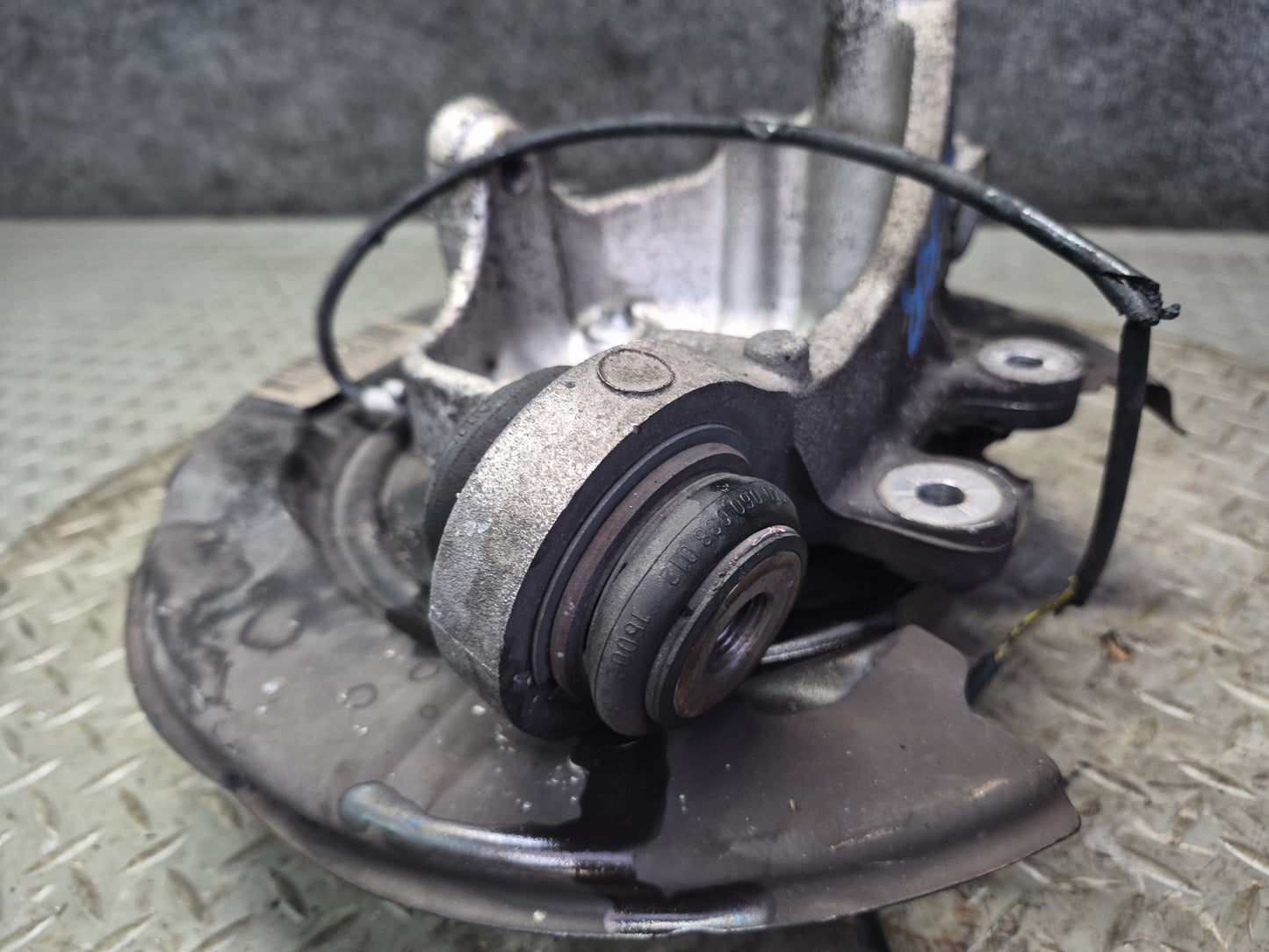 97-01 BMW E39 540i RWD Rear Right Spindle Knuckle Wheel Hub Bearing OEM