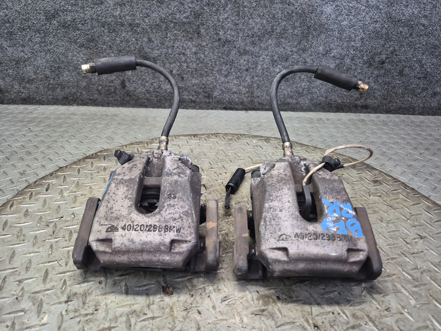 97-03 BMW E39 540i RWD Set of 2 Rear Left & Right Brake Caliper OEM