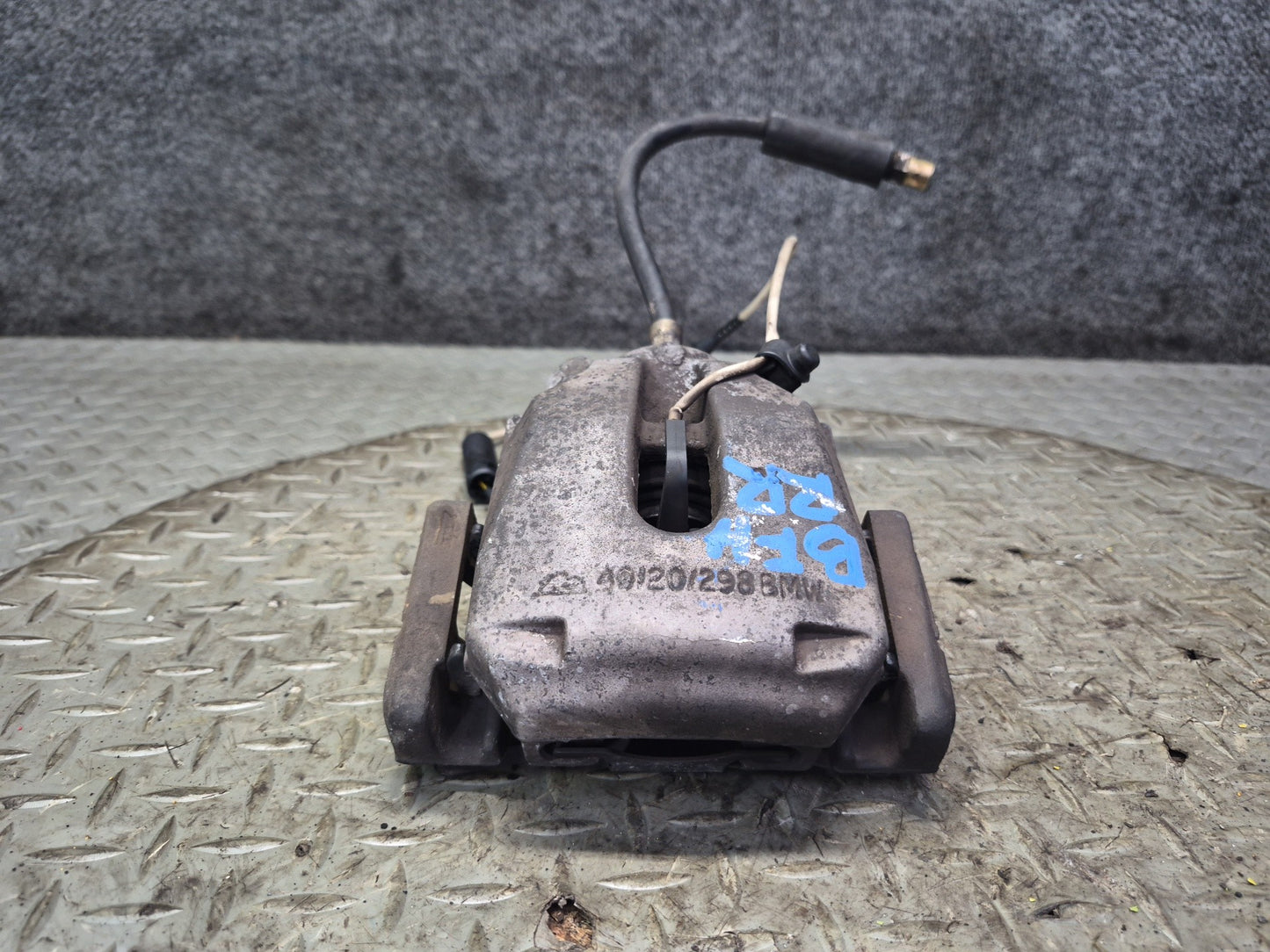 97-03 BMW E39 540i RWD Set of 2 Rear Left & Right Brake Caliper OEM