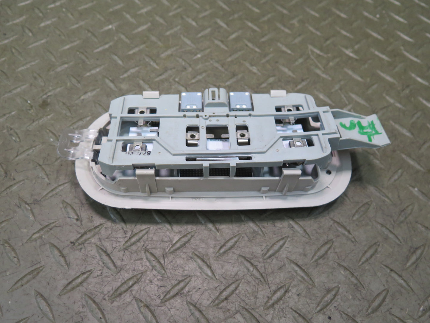2003-2007 Hummer H2 Front or Rear Overhead Dome Reading Interior Light Lamp
