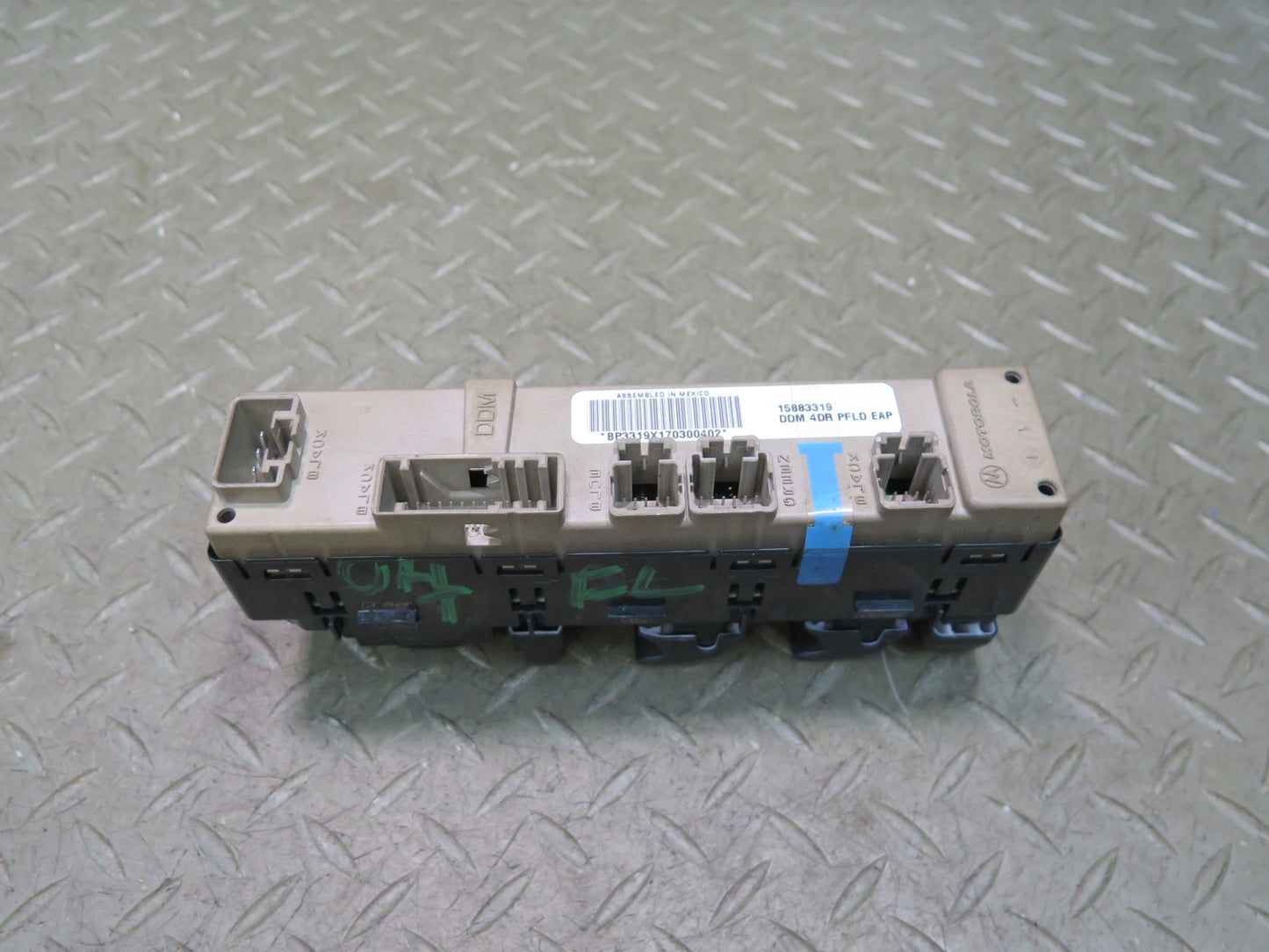 2005-2007 Hummer H2 Front Left Door Master Power Window Mirror Switch 15883319