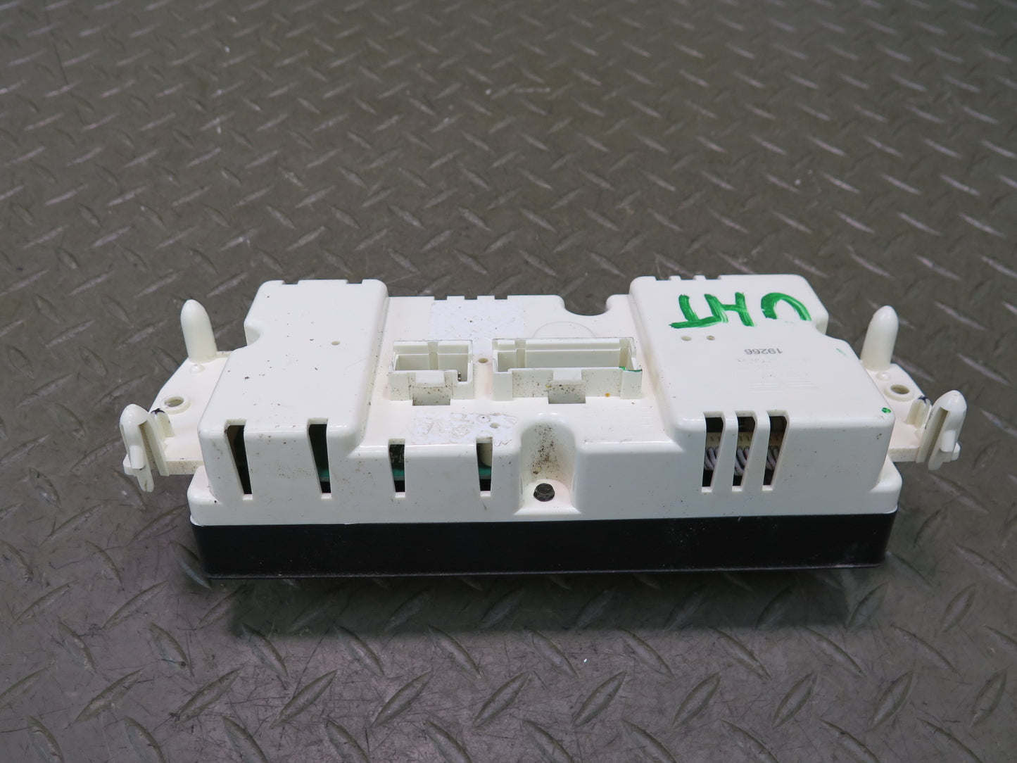 2003-2007 Hummer H2 A/C Heater Climate Control Switch Panel