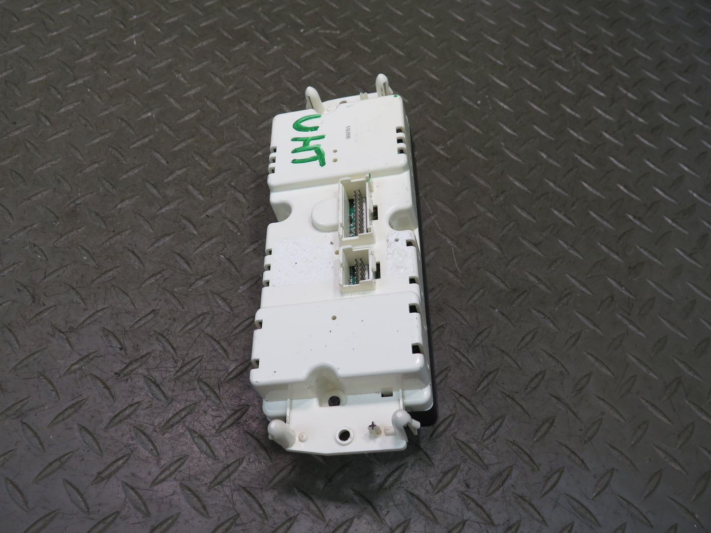 2003-2007 Hummer H2 A/C Heater Climate Control Switch Panel