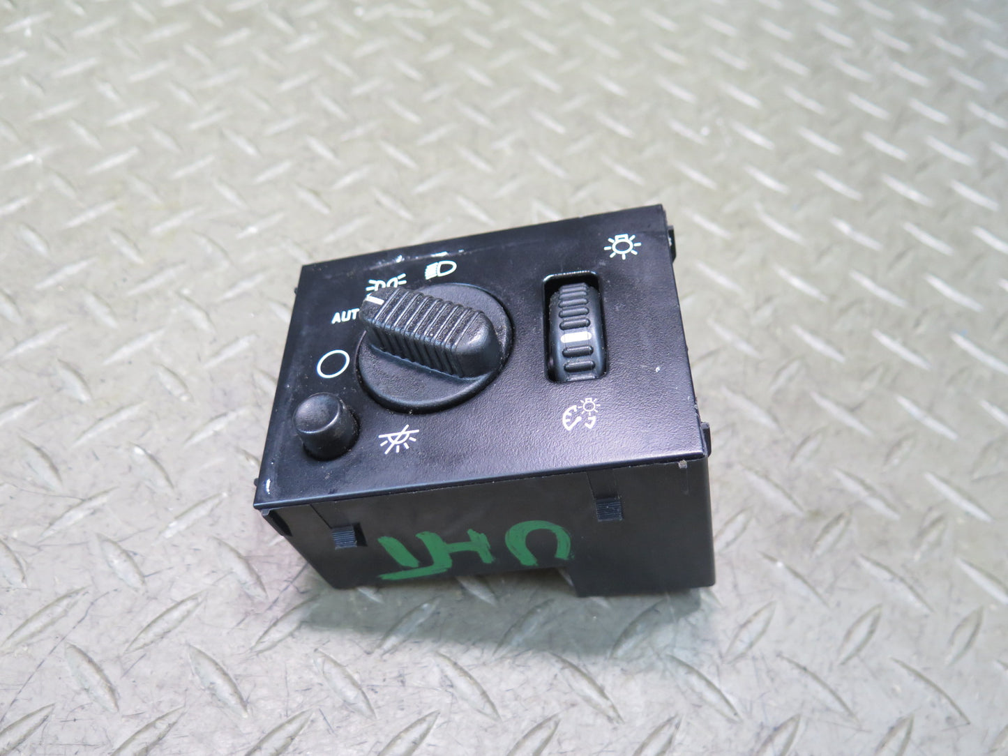 2003-2007 Hummer H2 Headlight Fog Light Lamp Dimmer Control Switch