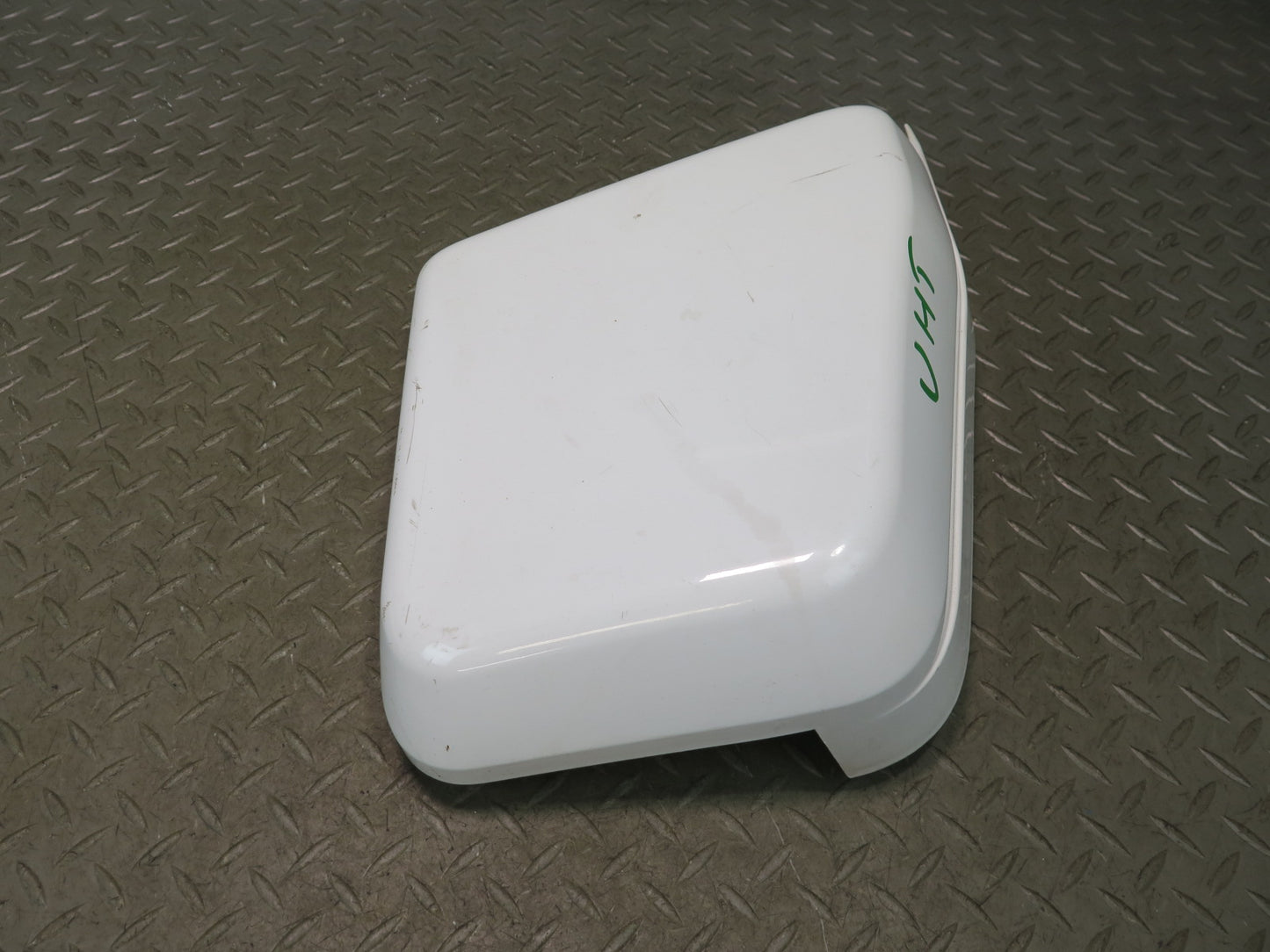 2003-2009 Hummer H2 Front Cowl Vent Panel END Cap Cover Molding Set of 2