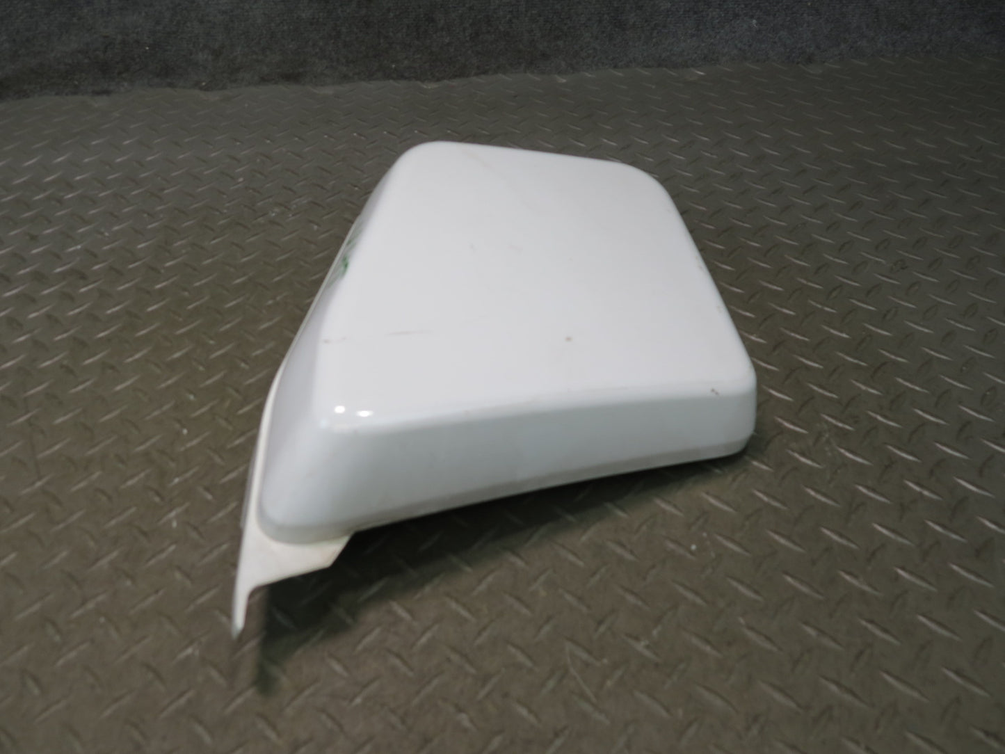 2003-2009 Hummer H2 Front Cowl Vent Panel END Cap Cover Molding Set of 2