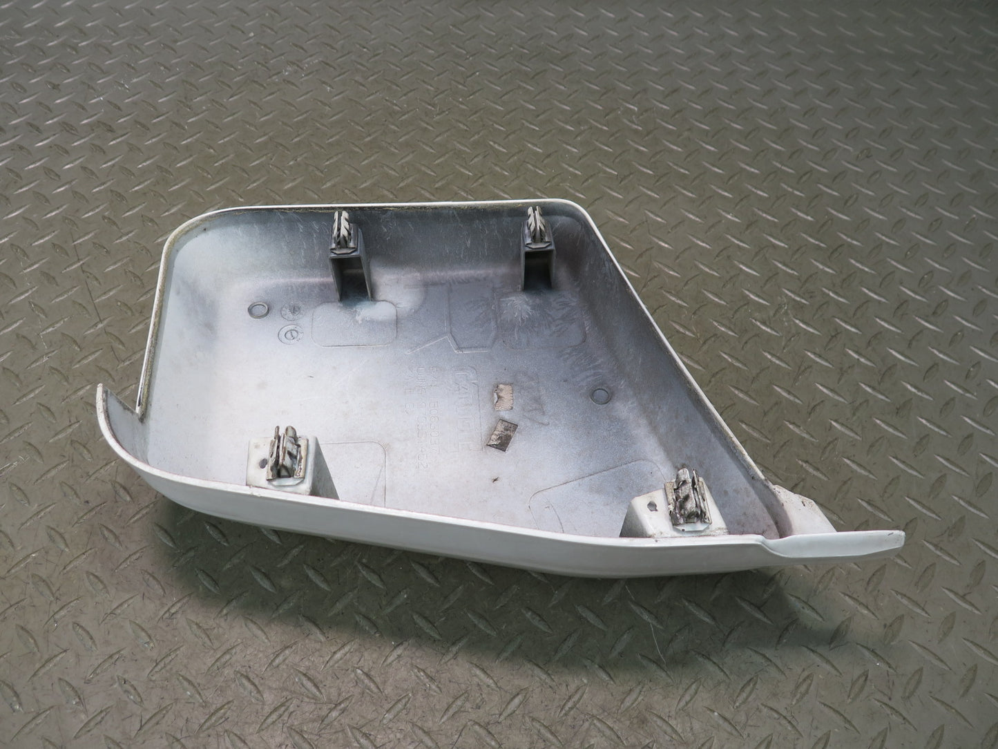 2003-2009 Hummer H2 Front Cowl Vent Panel END Cap Cover Molding Set of 2