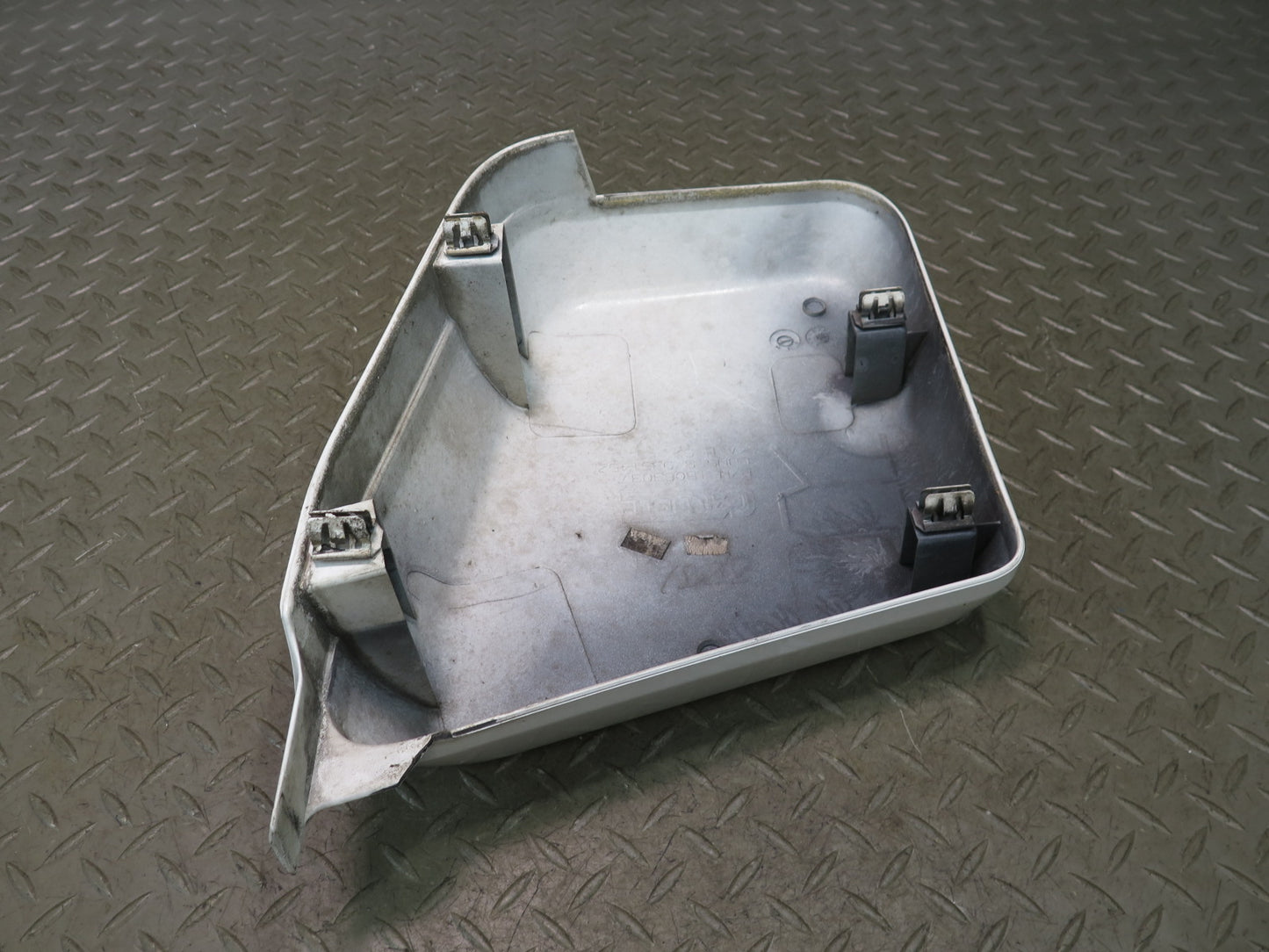2003-2009 Hummer H2 Front Cowl Vent Panel END Cap Cover Molding Set of 2