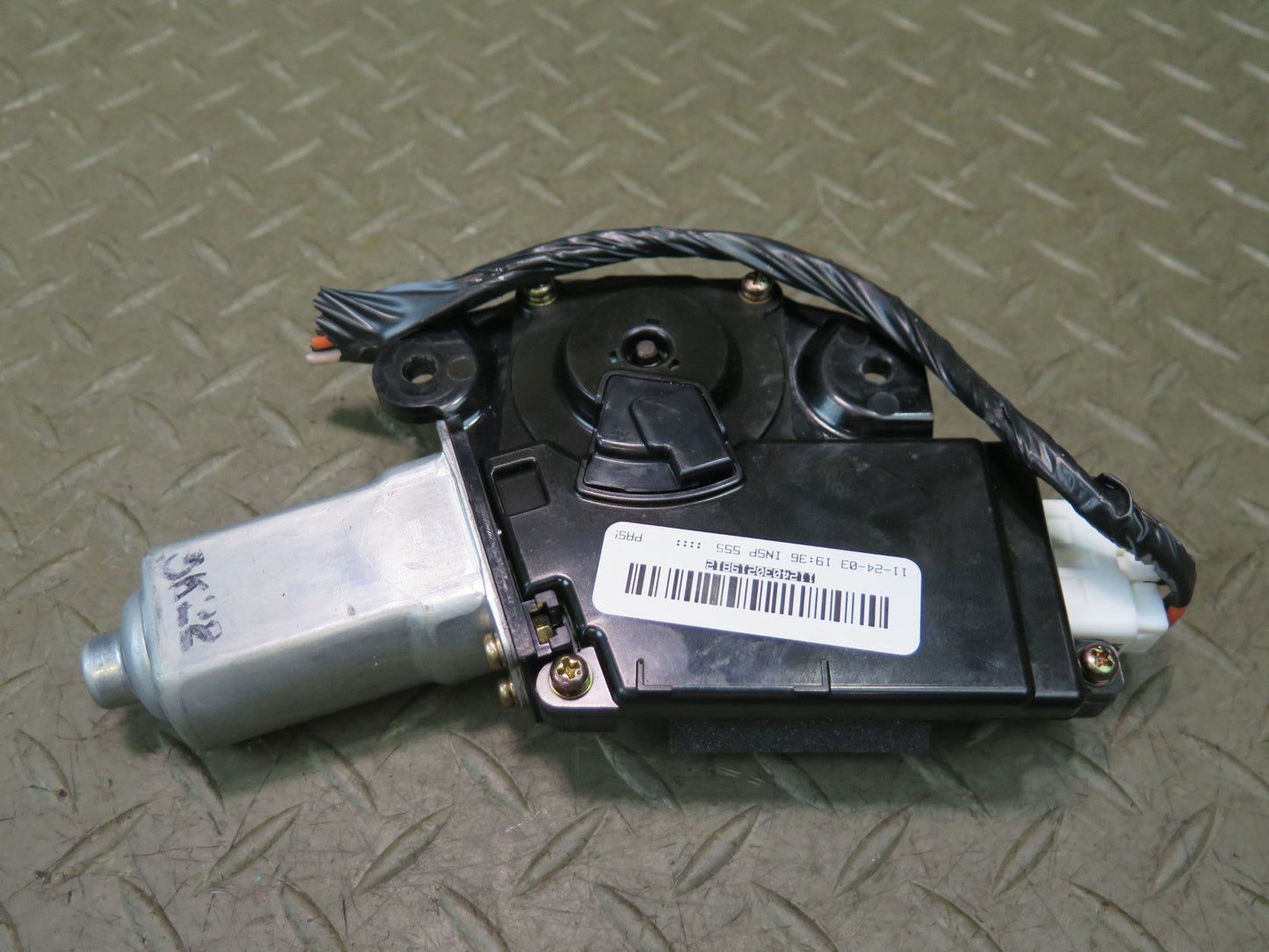 2003-2007 Hummer H2 Upper Sunroof Power Motor Drive Unit 47123-10040