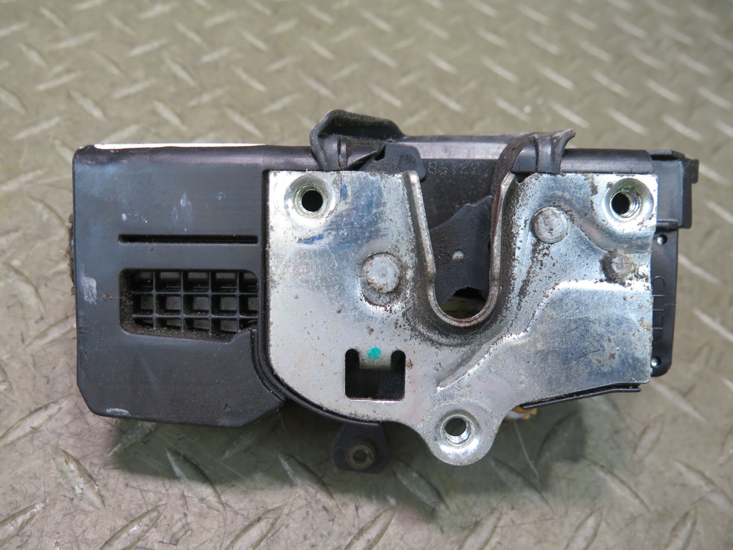 2003-2007 Hummer H2 Front Left Side Door Lock Latch Actuator