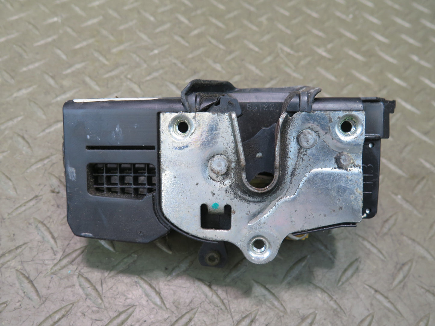 2003-2007 Hummer H2 Front Left Side Door Lock Latch Actuator