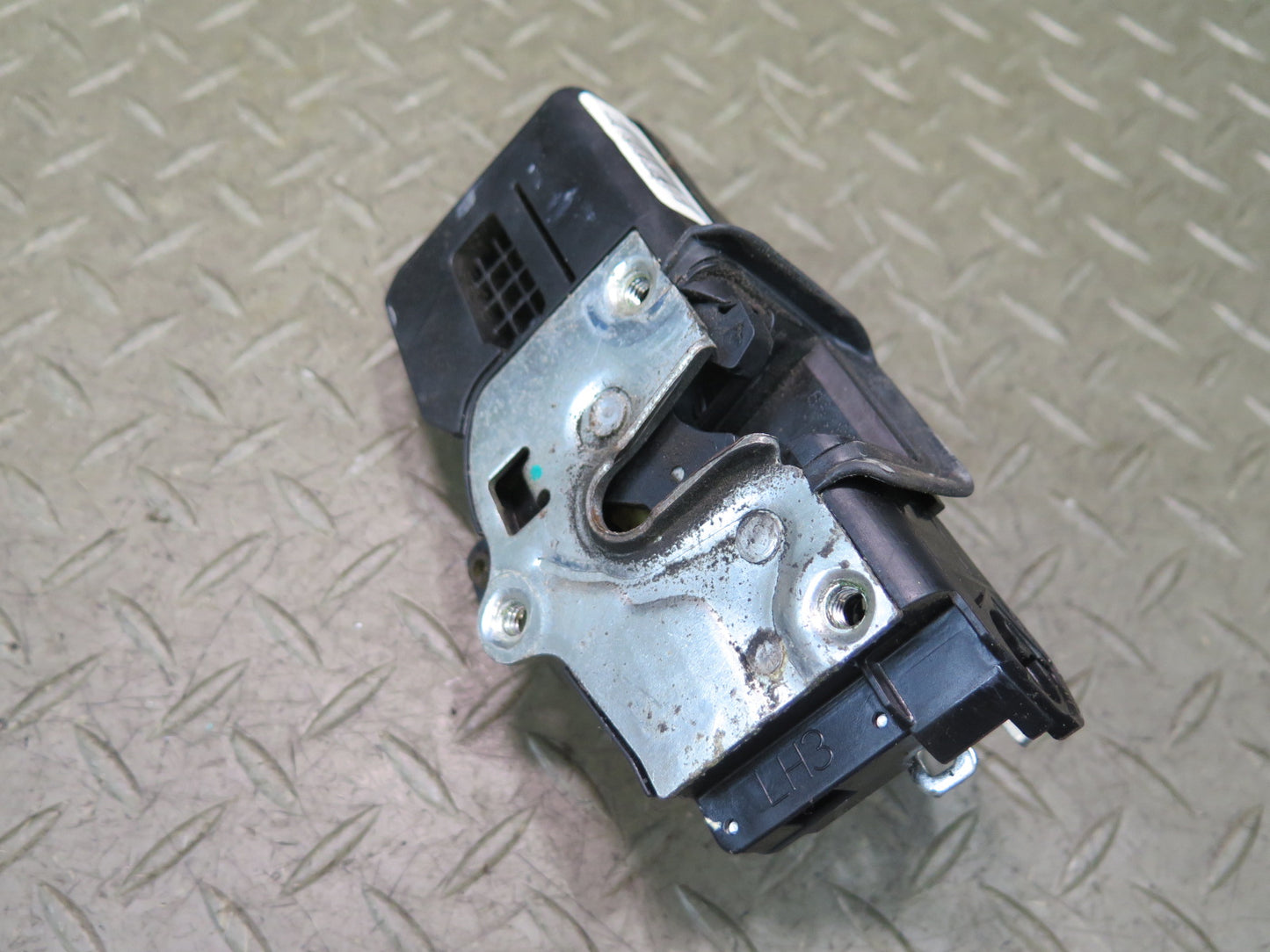 2003-2007 Hummer H2 Front Left Side Door Lock Latch Actuator