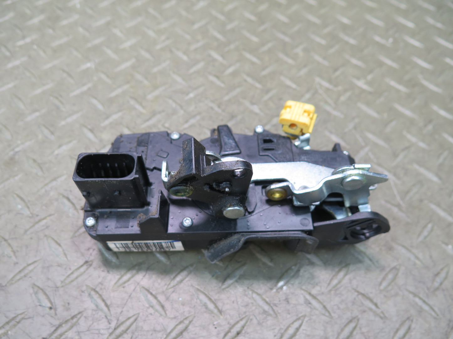 2003-2007 Hummer H2 Front Left Side Door Lock Latch Actuator