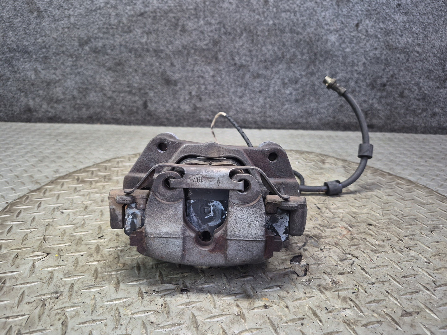 97-03 BMW E39 540i RWD Set of 2 Front Left & Right Brake Caliper OEM