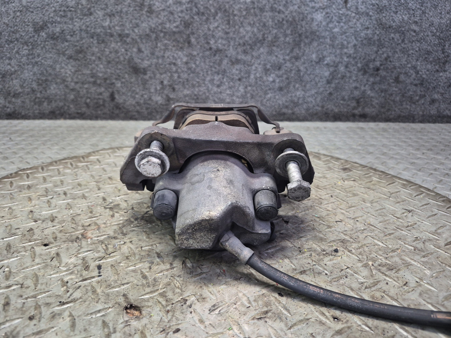 97-03 BMW E39 540i RWD Set of 2 Front Left & Right Brake Caliper OEM