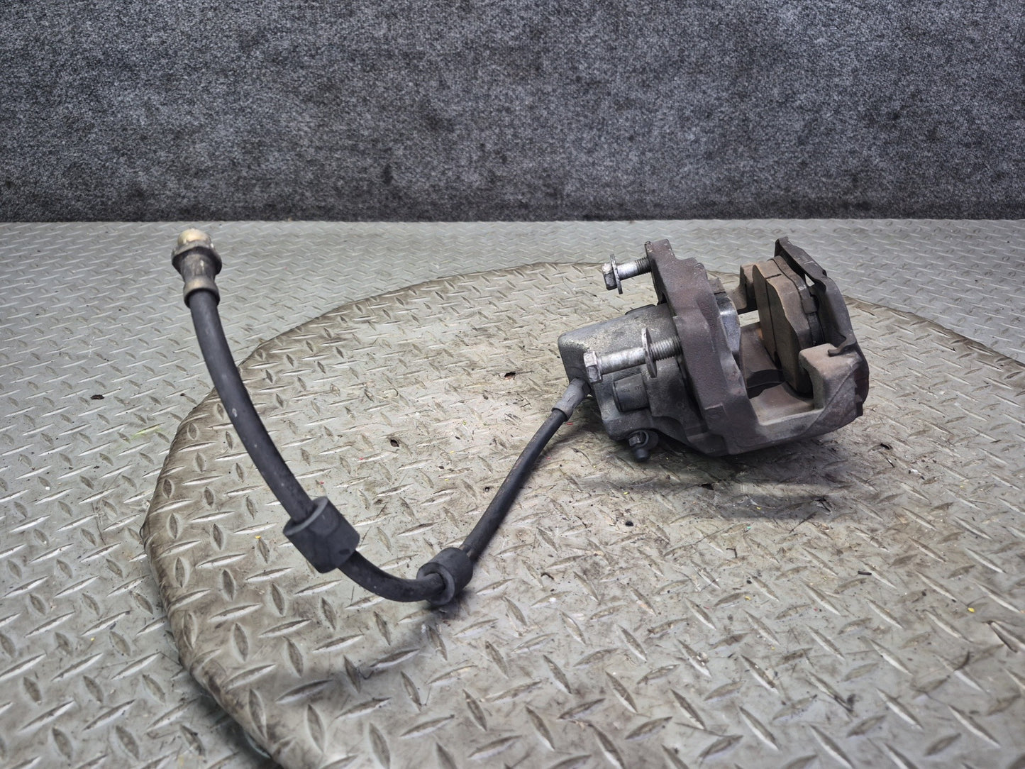 97-03 BMW E39 540i RWD Set of 2 Front Left & Right Brake Caliper OEM