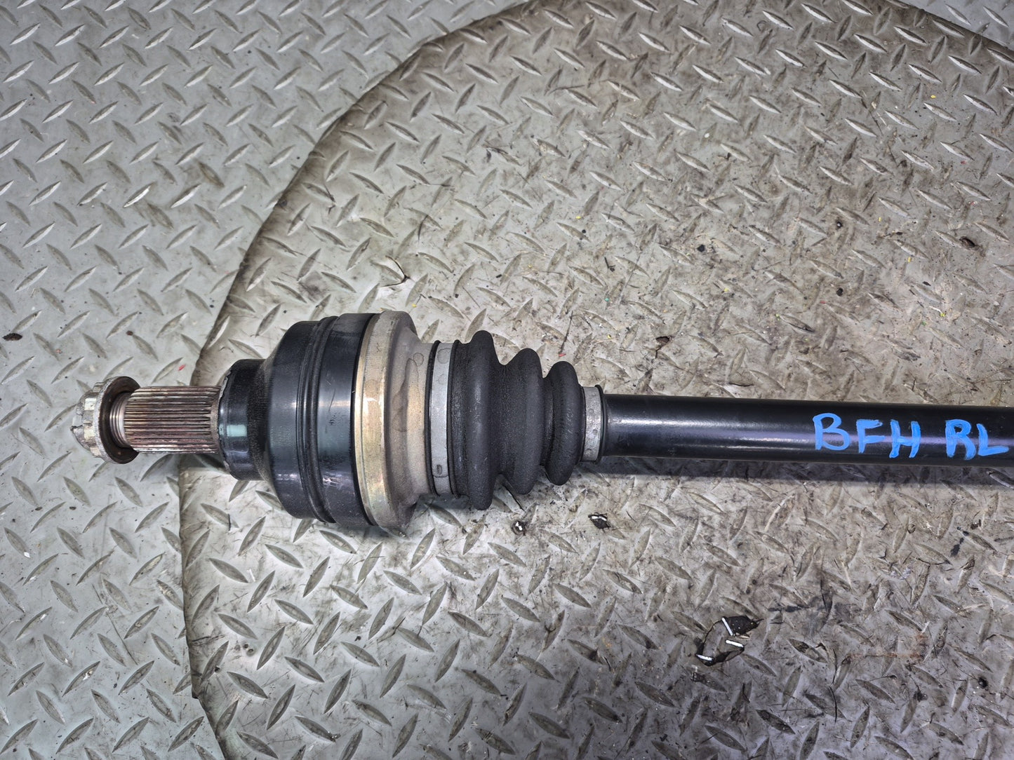 97-03 BMW E39 540i RWD M/T Rear Left or Right Axle Shaft 1229143 OEM