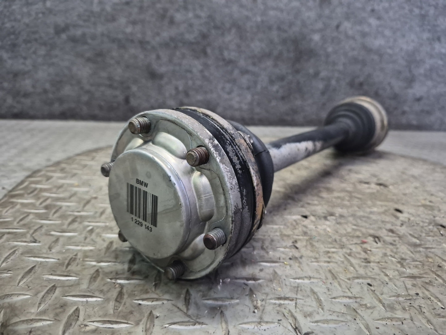 97-03 BMW E39 540i RWD M/T Rear Left or Right Axle Shaft 1229143 OEM