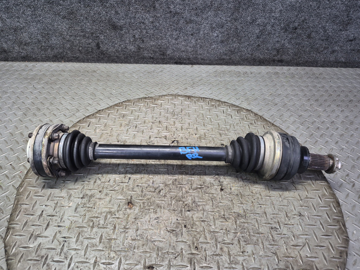 97-03 BMW E39 540i RWD M/T Rear Left or Right Axle Shaft 1229143 OEM