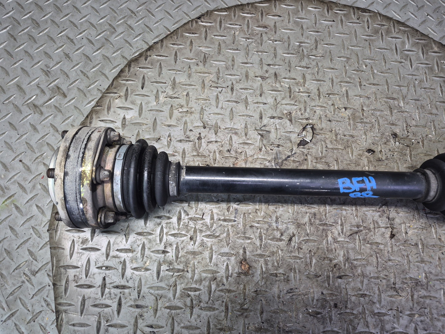 97-03 BMW E39 540i RWD M/T Rear Left or Right Axle Shaft 1229143 OEM
