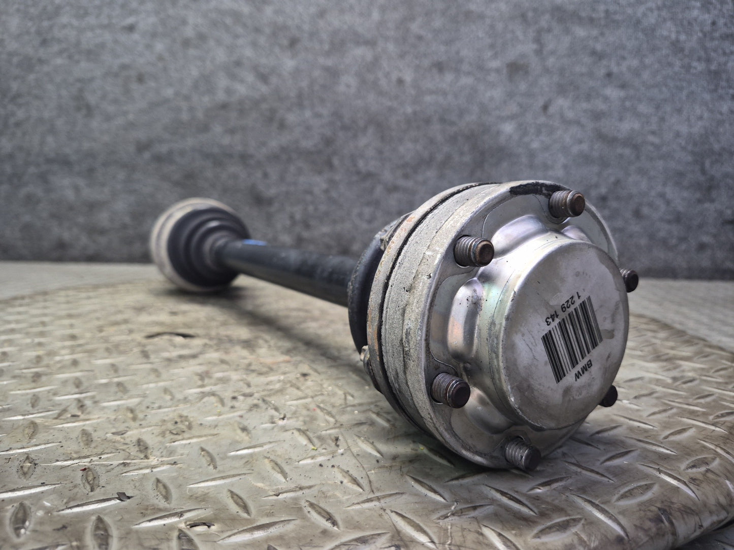 97-03 BMW E39 540i RWD M/T Rear Left or Right Axle Shaft 1229143 OEM