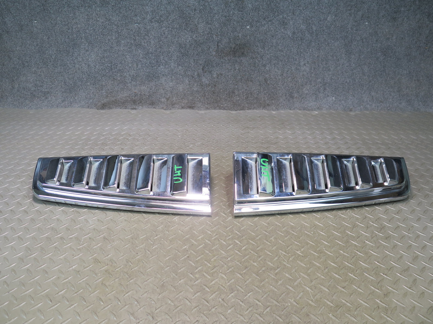 2003-2009 Hummer H2 Rear Upper Tail Light Air Vent Applique Trim Grille Set of 2