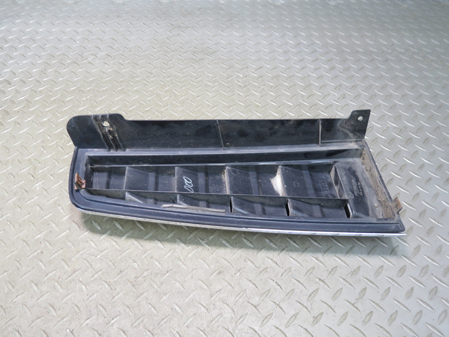 2003-2009 Hummer H2 Rear Upper Tail Light Air Vent Applique Trim Grille Set of 2