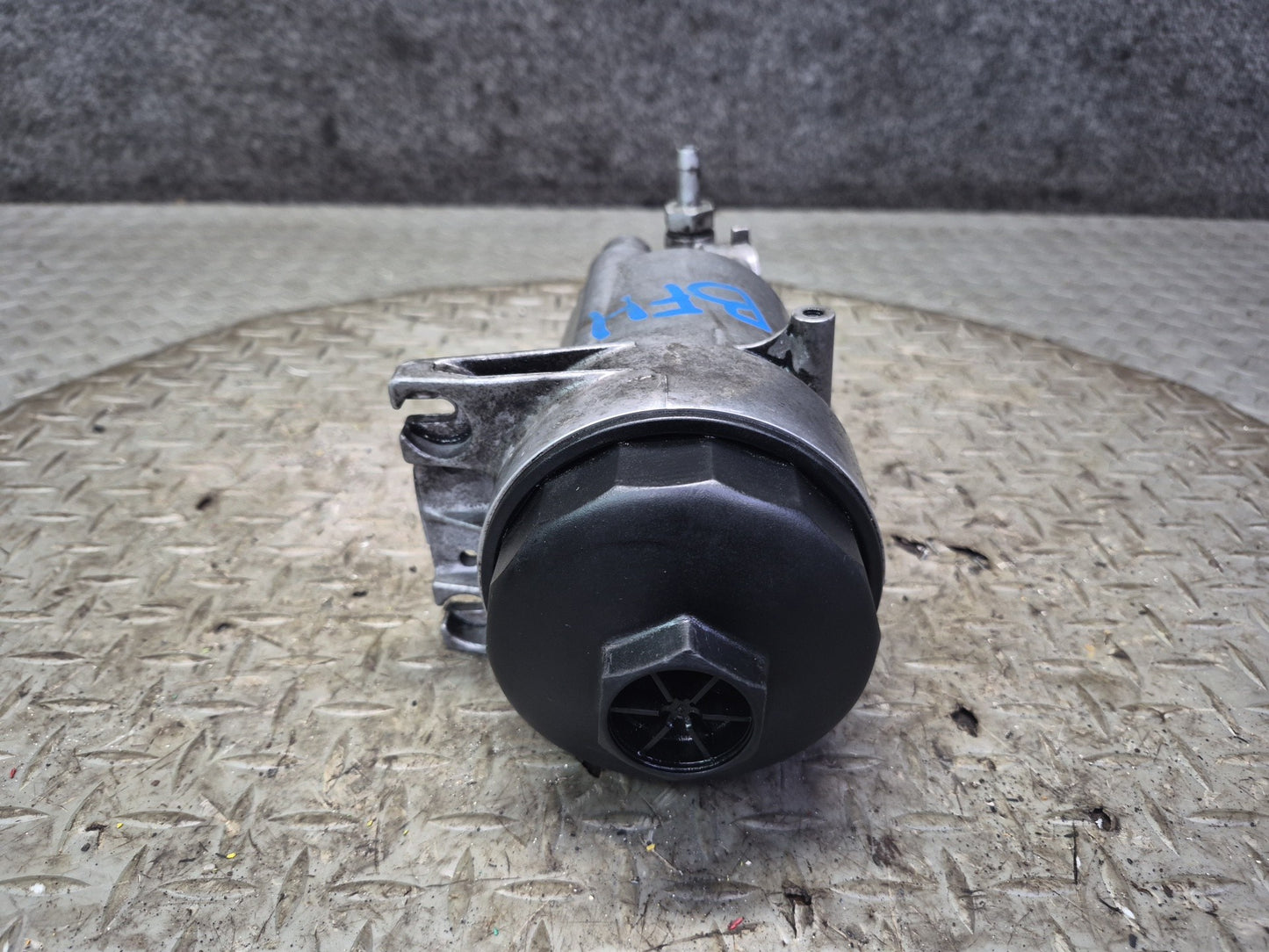 97-99 BMW E39 540i Engine Motor Oil Filter Housing 1437582 OEM