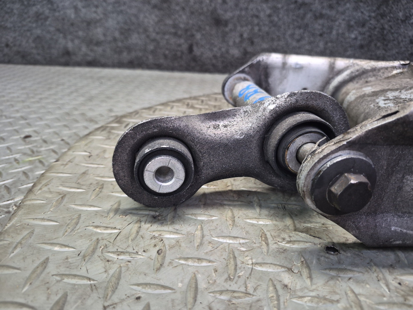 97-03 BMW E39 540i RWD Sedan Rear Right Lower Control Arm w Integral Link OEM