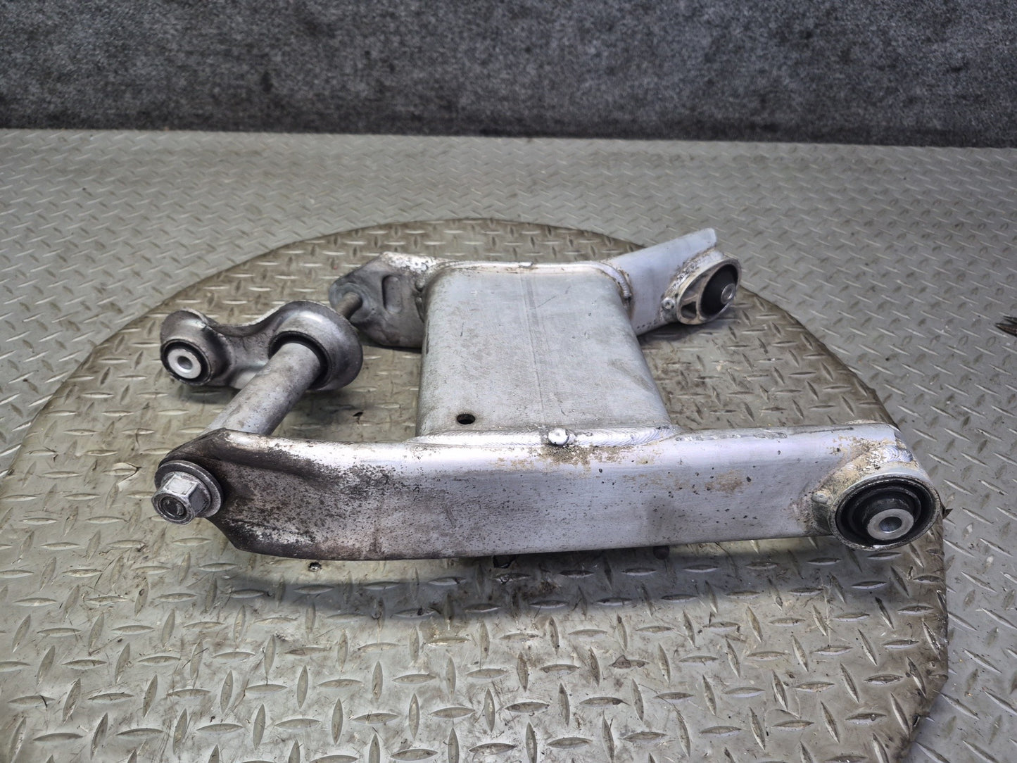 97-03 BMW E39 540i RWD Sedan Rear Right Lower Control Arm w Integral Link OEM