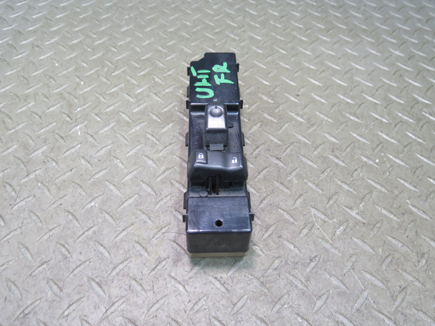 2005-2007 Hummer H2 Front Right Side Door Power Window Mirror Switch 15126401