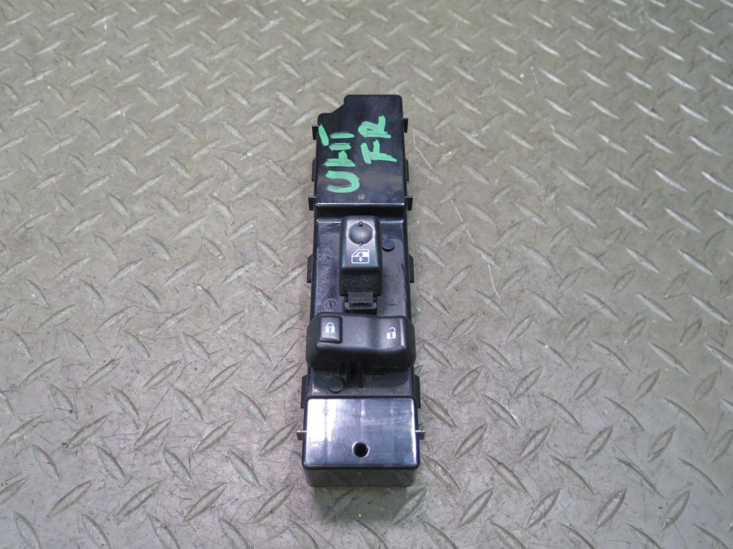 2005-2007 Hummer H2 Front Right Side Door Power Window Mirror Switch 15126401