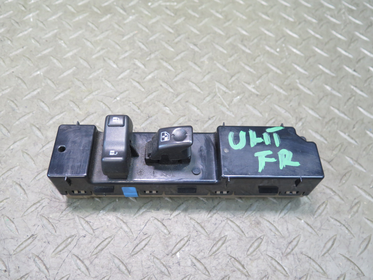 2005-2007 Hummer H2 Front Right Side Door Power Window Mirror Switch 15126401