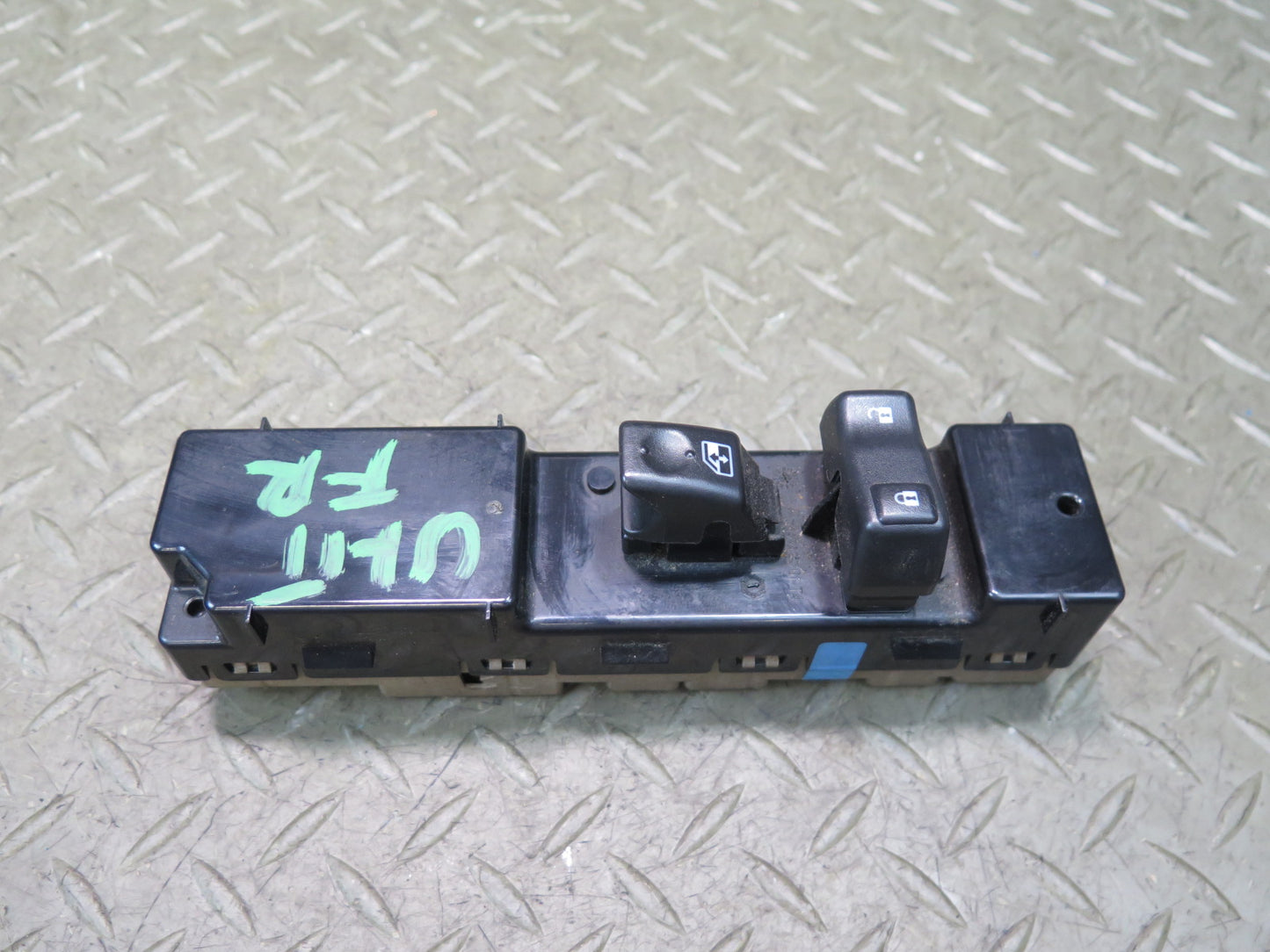 2005-2007 Hummer H2 Front Right Side Door Power Window Mirror Switch 15126401