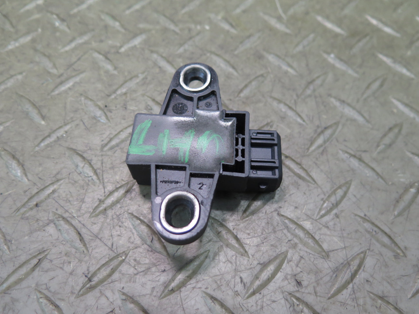 2003-2007 Hummer H2 YAW Turn Rate Acceleration Speed Sensor 15181002